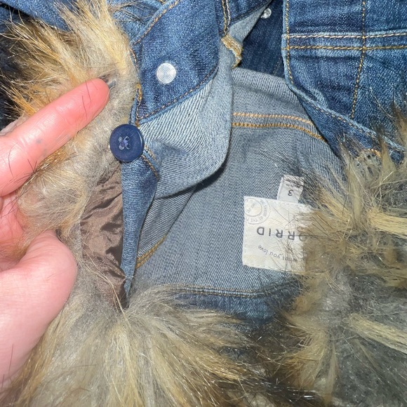 TORRID size 3  18/20 denim jacket w/ removable fur - Picture 4 of 6
